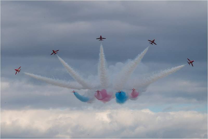 Red Arrows Starburst_Peter Cox.jpg